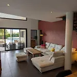 Holiday home Maison Elegante Avec Piscine Privative, Jardin Clos Et Animaux Admis - Fr-1-653-279 Soyaux