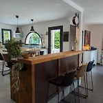Maison Elegante Avec Piscine Privative, Jardin Clos Et Animaux Admis - Fr-1-653-279