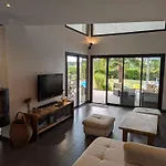 Maison Elegante Avec Piscine Privative, Jardin Clos Et Animaux Admis - Fr-1-653-279 * Soyaux