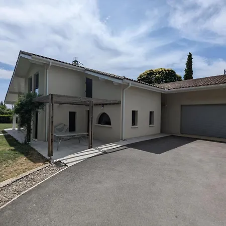 Maison Elegante Avec Piscine Privative, Jardin Clos Et Animaux Admis - Fr-1-653-279 乡村民宿 Soyaux