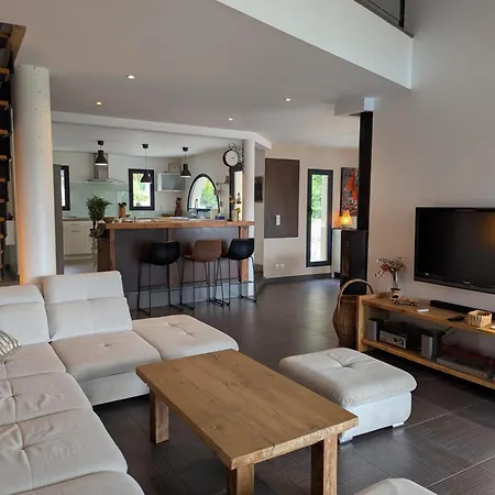 펜션 Maison Elegante Avec Piscine Privative, Jardin Clos Et Animaux Admis - Fr-1-653-279 Soyaux