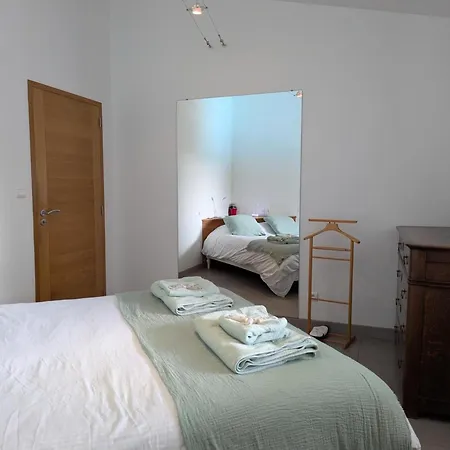 Maison Moderne Avec Piscine Privée, Terrasse Ensoleillée Et Parking - Fr-1-653-279 *