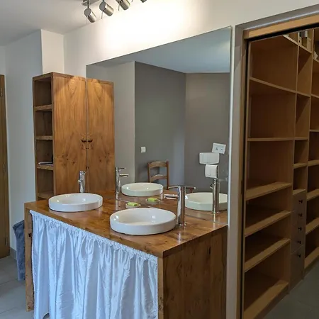 Maison Elegante Avec Piscine Privative, Jardin Clos Et Animaux Admis - Fr-1-653-279 펜션 *